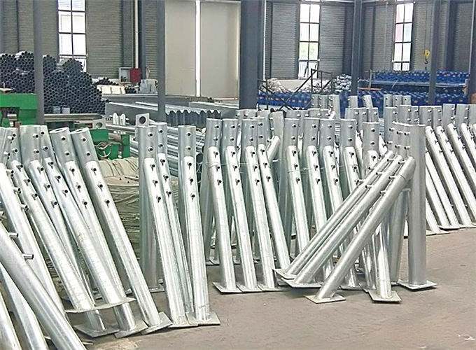 鍍鋅鋼管欄桿顧名思義就是鍍鋅欄桿 鍍鋅鋼管欄桿顧名思義就是鍍鋅欄桿